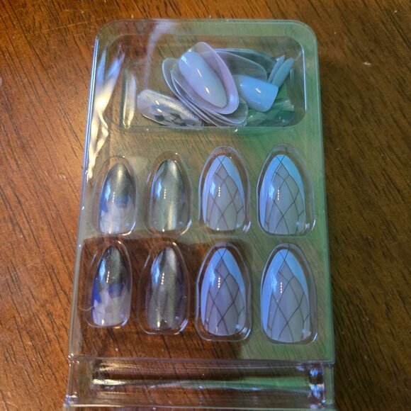 24pc Reusable Press-On Nails Set With Elegant Designs Lot - Picture 3 of 6